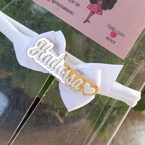 Faixinha RN Branca com Nome Espelhado Dourado - Laço Artesanal Infantil Princesa de Laços