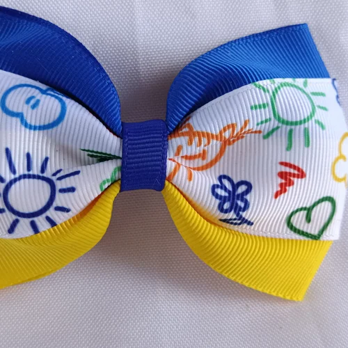 Laço Escolar Tricolor Desenho e Fita Azul Amarela - Laço Artesanal Infantil Princesa de Laços